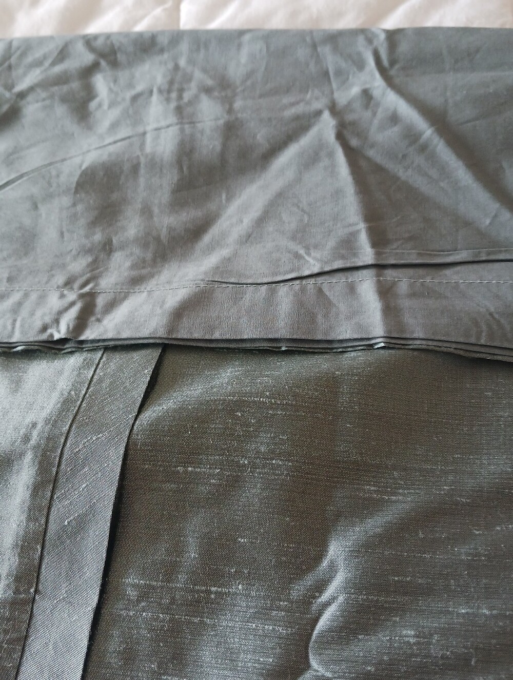 Empire Silk by PERI Full/Queen Duvet Cover 70% Silk Top 100% Cotton Back Peacock